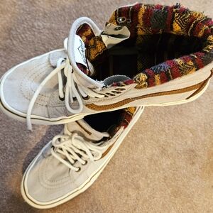 VANS SK8-HI MTE Men's Active tennis shoes. [Preowned]